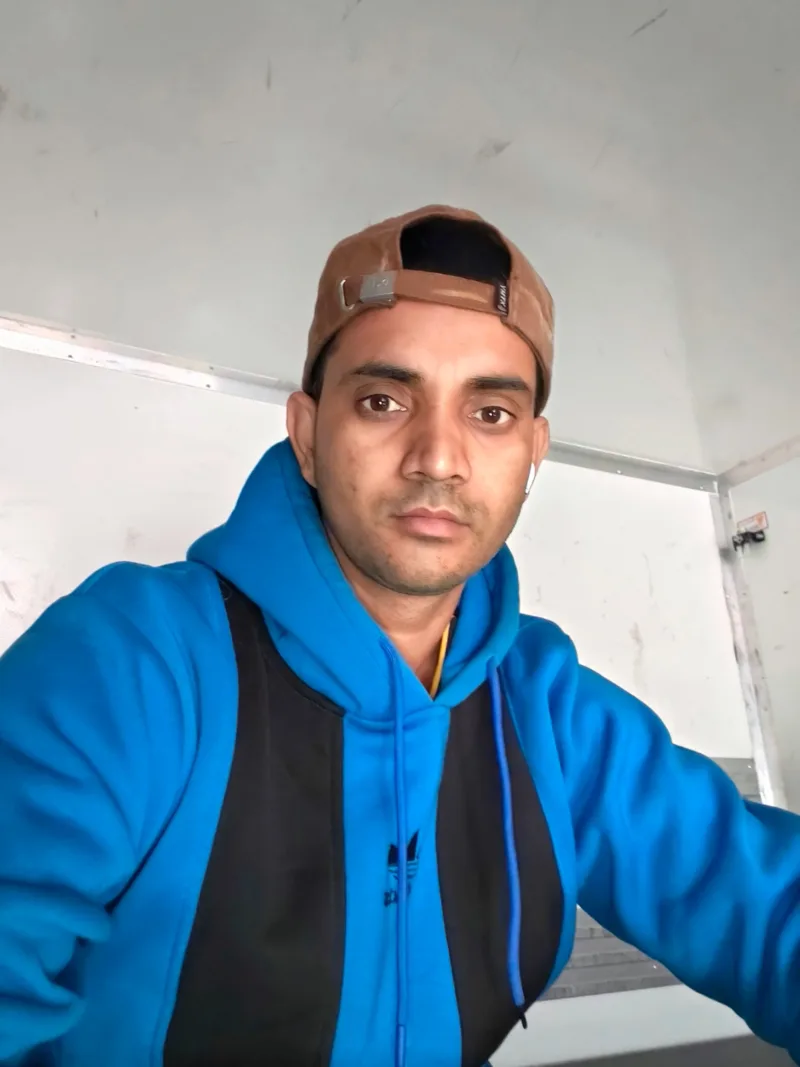 Ali alvi, 28