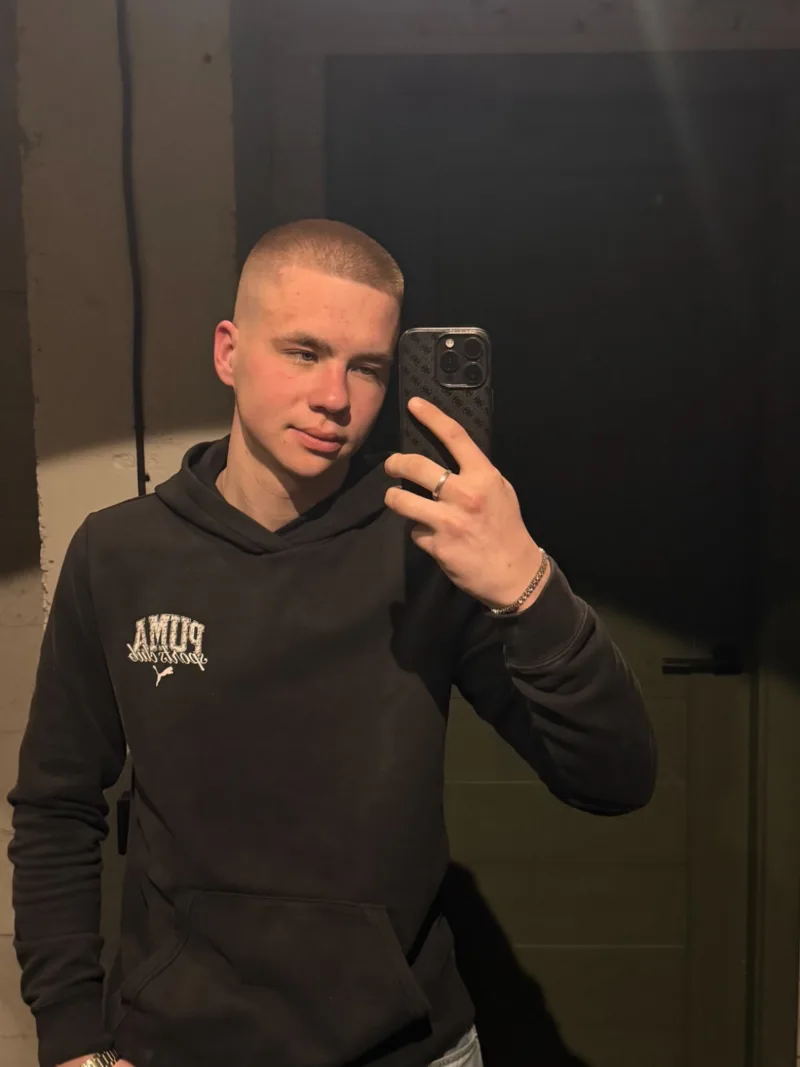 Alex, 21
