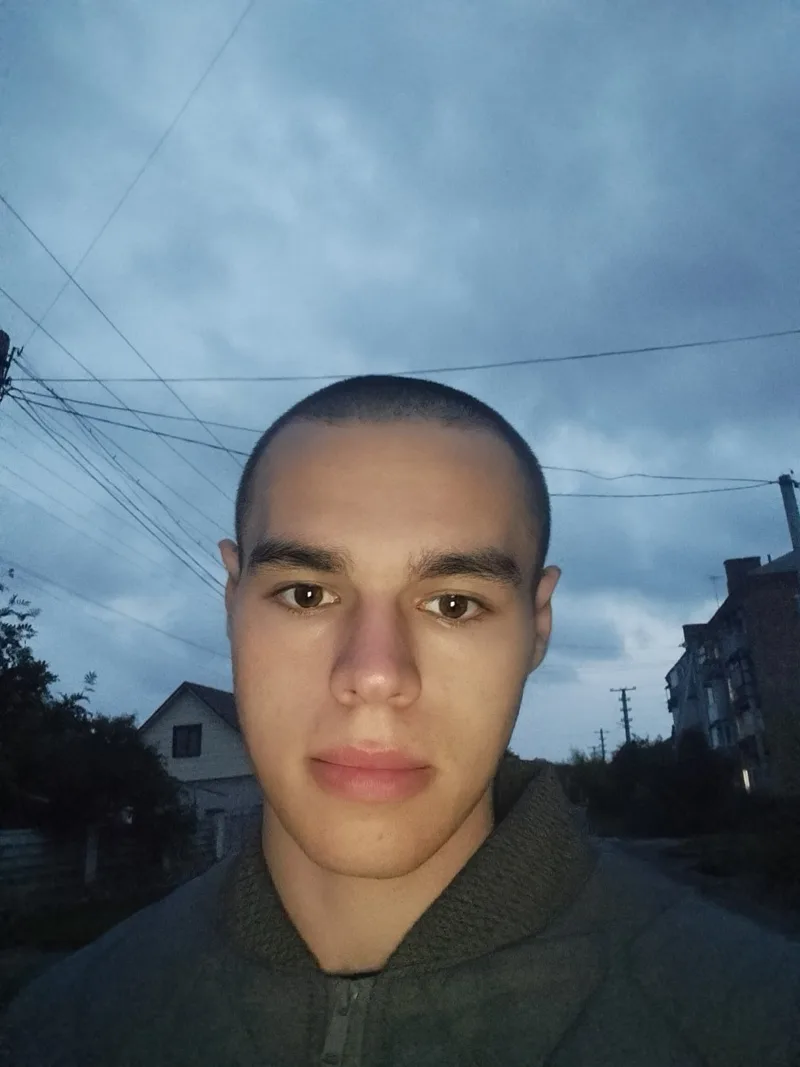 Євгеній, 19