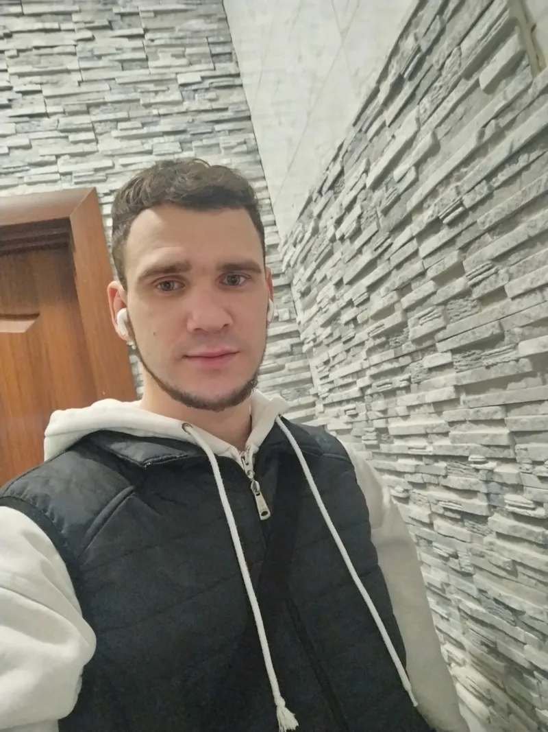 Антон, 23