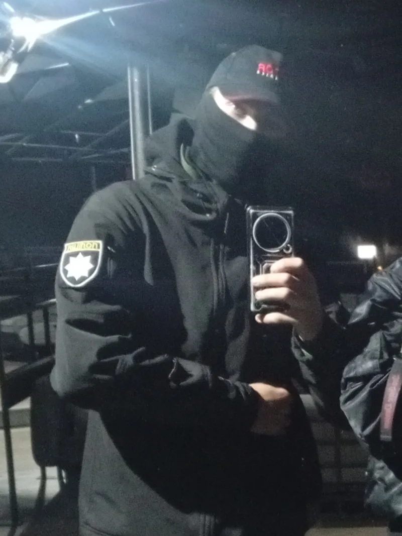 Денис, 18