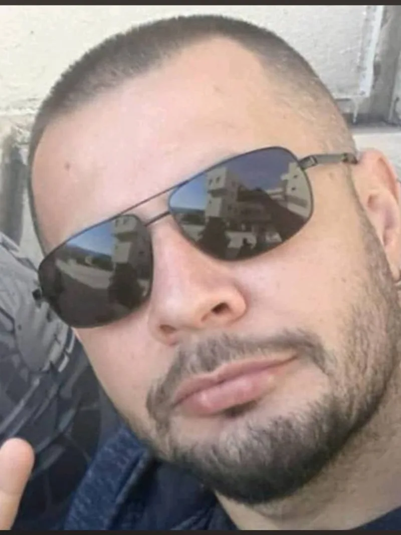 Ayzek, 41