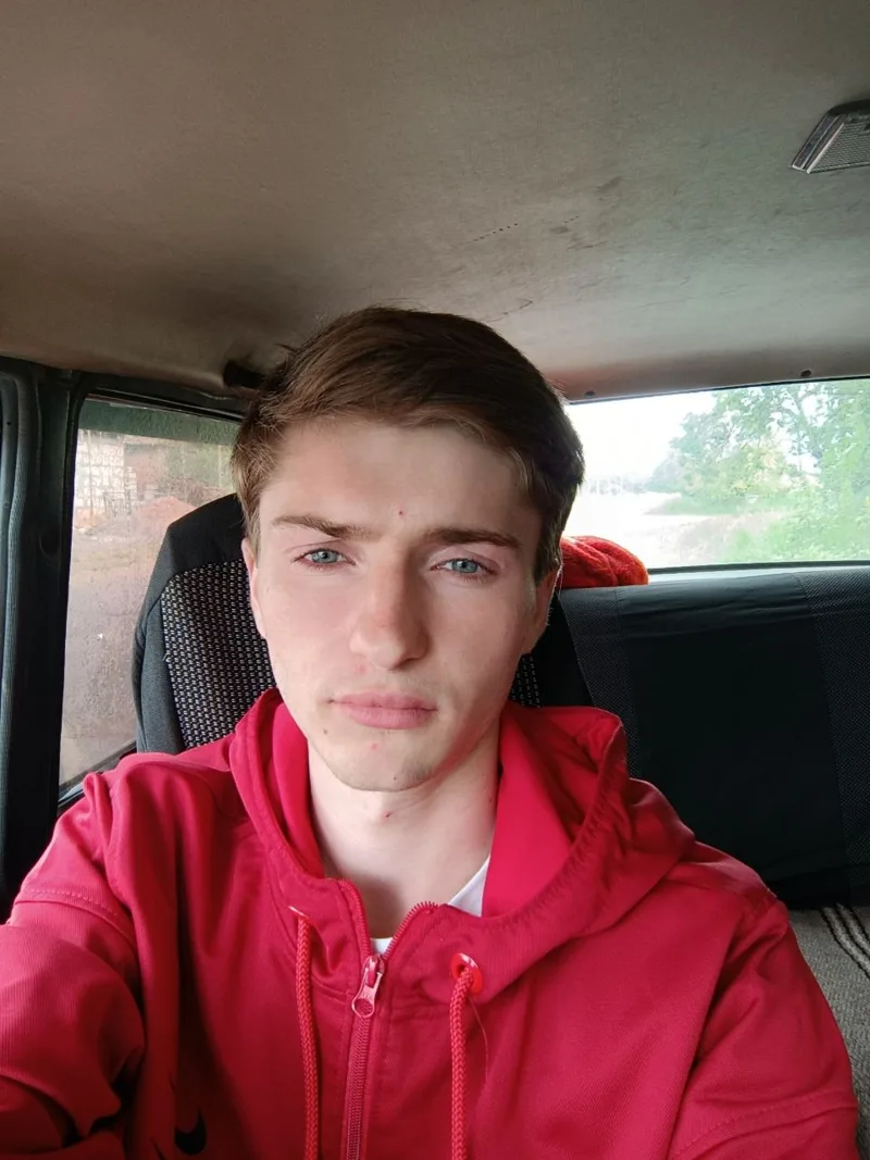 Саня, 21