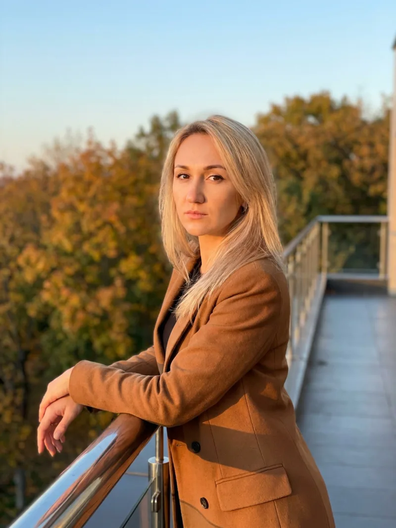 Слава, 30