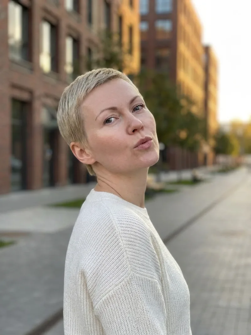 Юлия, 44
