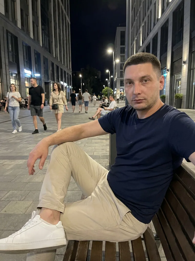 Yriy, 37