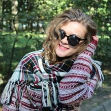 Помаранчева дівч