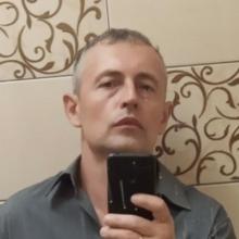 двери из дерева